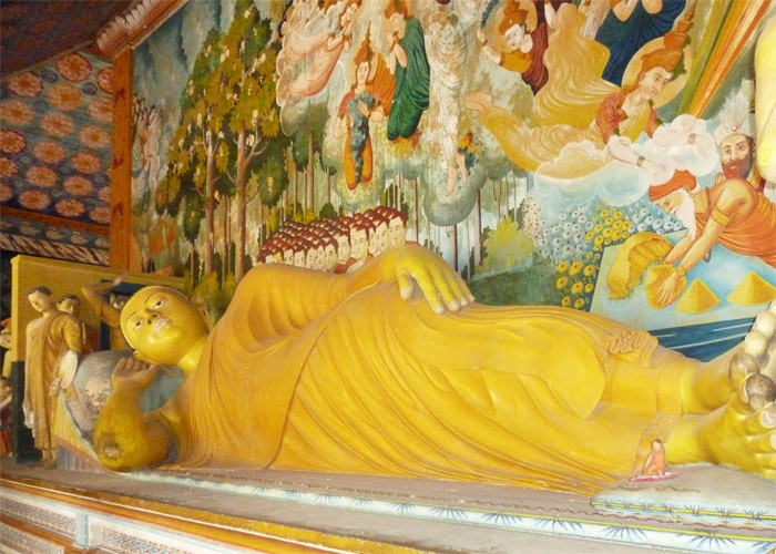 Kingdom Ayurveda Resort - Statue de Bouddha, temple WEHERAHENA - Sri Lanka